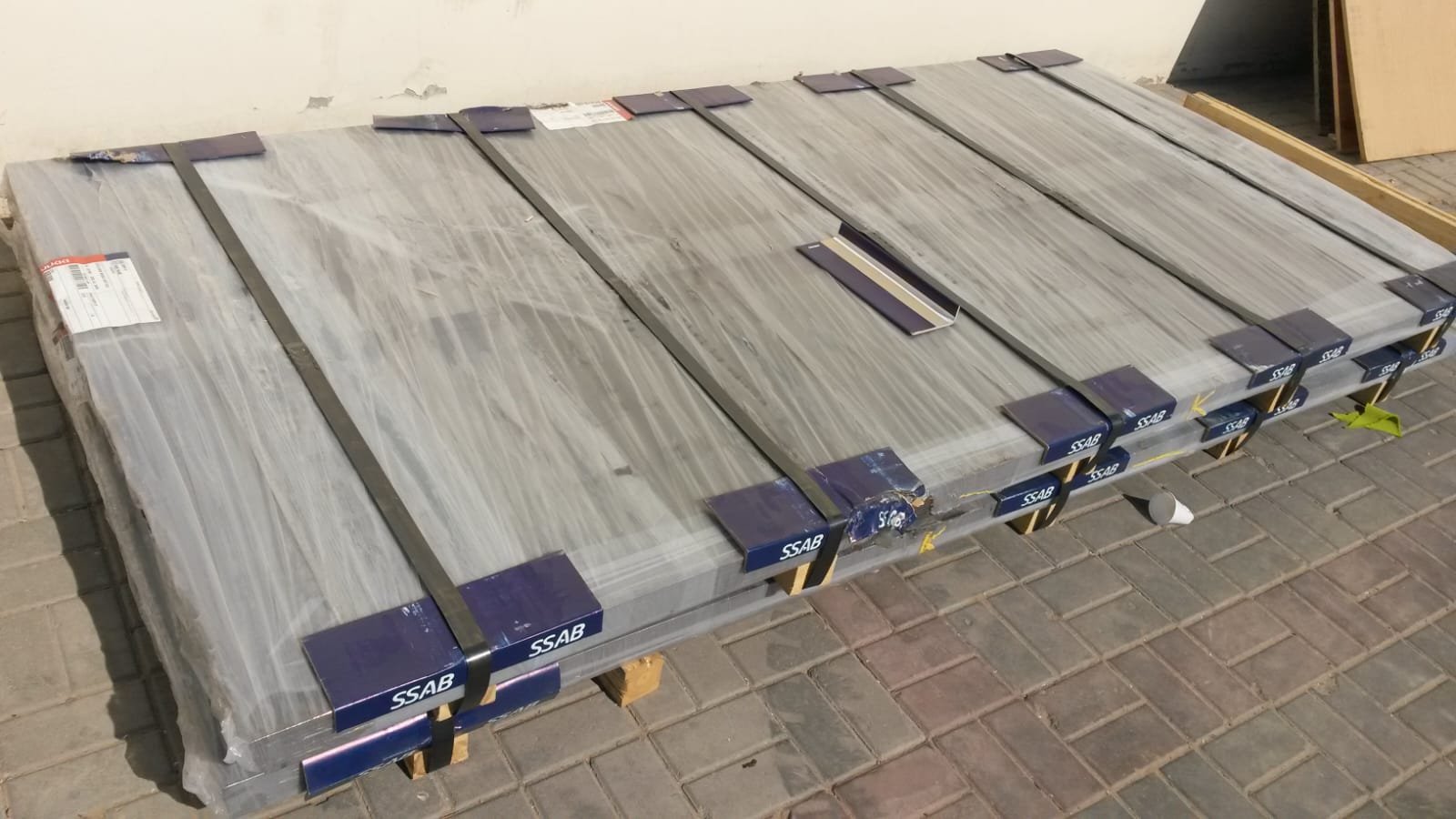 Loading Ramor 550 crate for air freight