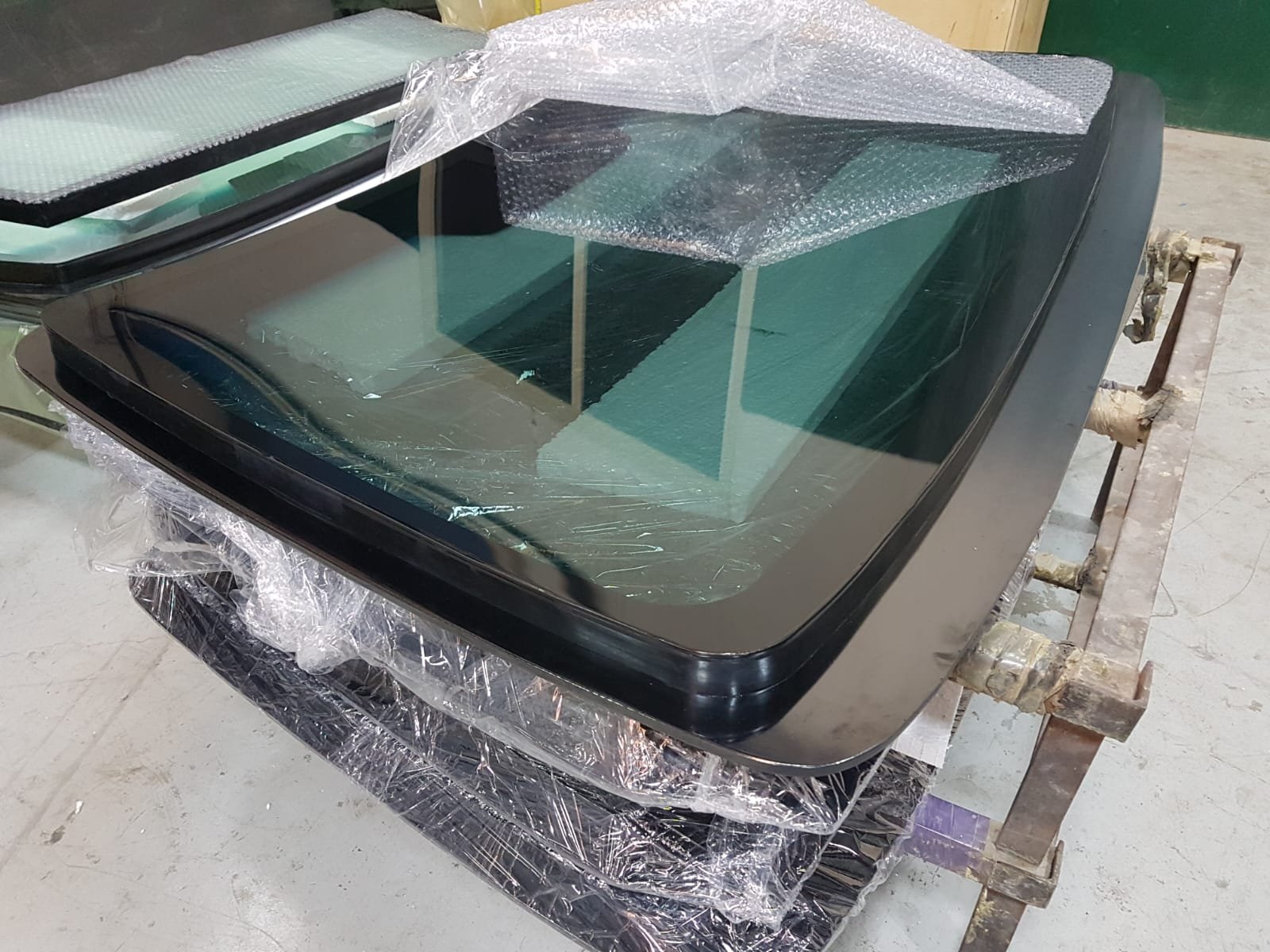 Toyota Hiace Super Grandia & Granvia B6 Bulletproof Windshield